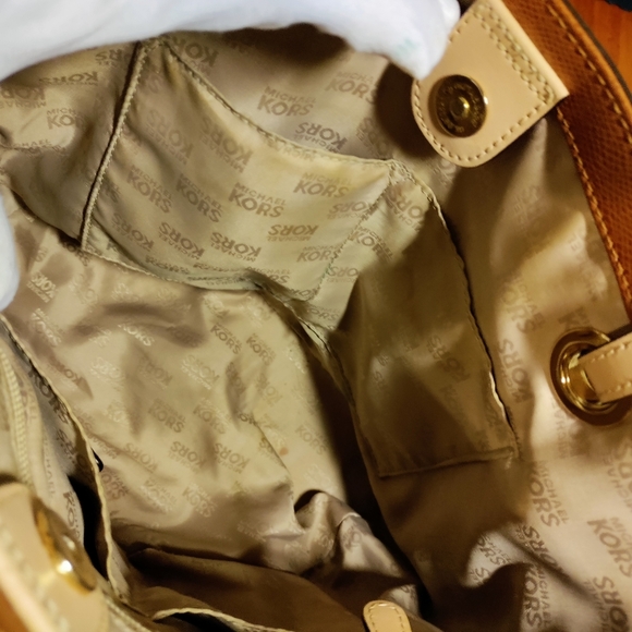 Michael Kors Camel Tote Handbag Saffiano Leather Medium - Picture 10 of 10